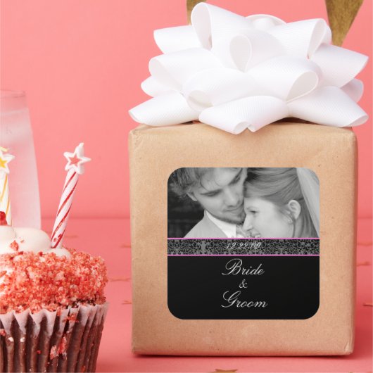 新郎新婦の結婚ピンクのトリムを写真で飾る スクエアシール (パーティー)