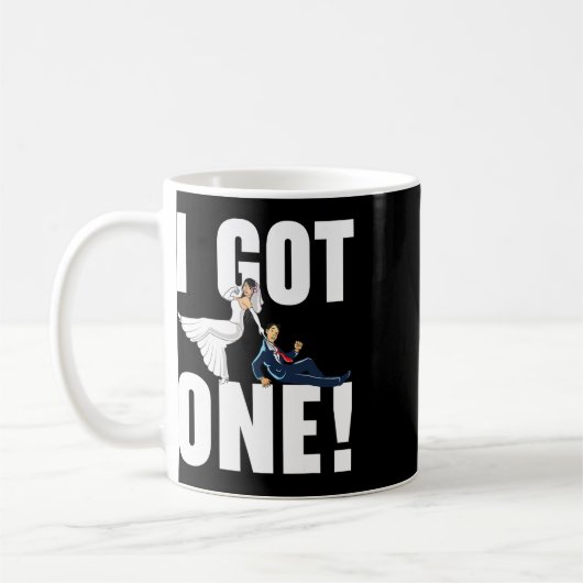 新郎新婦の結婚式の日の結婚たった今結婚しました コーヒーマグカップ (左)