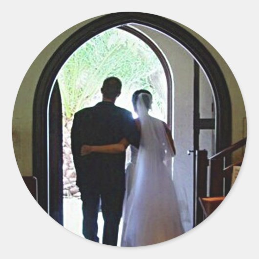 新郎新婦フォト離れたった今結婚しました教会 ラウンドシール (正面)