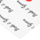 新郎新婦モノグラムタイポグラフィ赤いハート テーブルクロス (アングル)