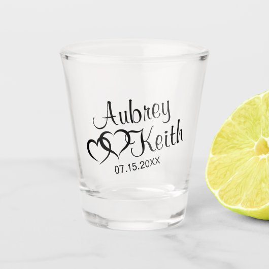 新郎新婦結婚の名前が付いた眼鏡 ショットグラス (正面)