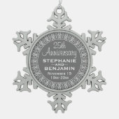 新郎新婦結婚の名前で25周年 スノーフレークピューターオーナメント (正面)