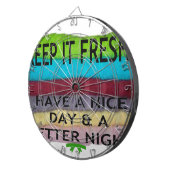 新鮮でクリーン:新しいスタートのための色のバースト ダーツボード (正面右)