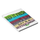 新鮮でクリーン：新しいスタートのための色のバースト ノートパッド (アングル)