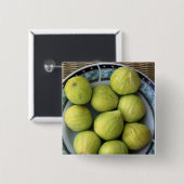 新鮮なイチジクのプレート地中海の. 缶バッジ (正面&裏面)