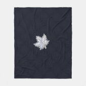 新鮮なカーボン繊維のプリントのカエデの葉のようなクロム フリースブランケット (正面)