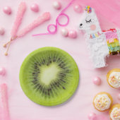 新鮮なキウイフルーツ。切り上げ切り切り切り切り切り切り切り切り切り切り切り切り切り切り切り ペーパープレート (パーティー)