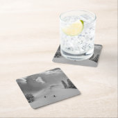 新鮮なパウダーを入れたバックカントリースキークライマーズ スクエアペーパーコースター (インサイチュ)