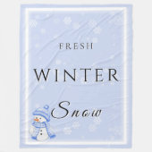 新鮮な冬の雪と雪だるまと雪 フリースブランケット (正面)