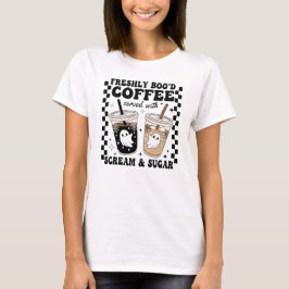 新鮮な呪われたコーヒーは叫び声と砂糖と共に提供されます Tシャツ