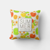 新鮮な夏の果物とエキゾチックなプルメリアの花 クッション (正面)