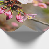 新鮮な日照り桜の花と紫の芽 ラッピングペーパー (角)