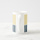 新鮮な梨 – モダン静物生活 ボーンチャイナマグカップ (裏面)