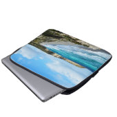 新鮮な海が風を吹き ラップトップスリーブ (正面下部)