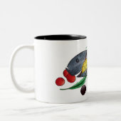 新鮮な焼き魚ギリシャのシーフ地中海のィード ツートーンマグカップ (左)