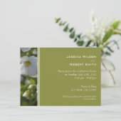 新鮮な白い庭の花のリハーサル夕食 招待状 (スタンド正面)