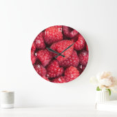 新鮮な赤いラズベリー ラージ壁時計 (ホーム)