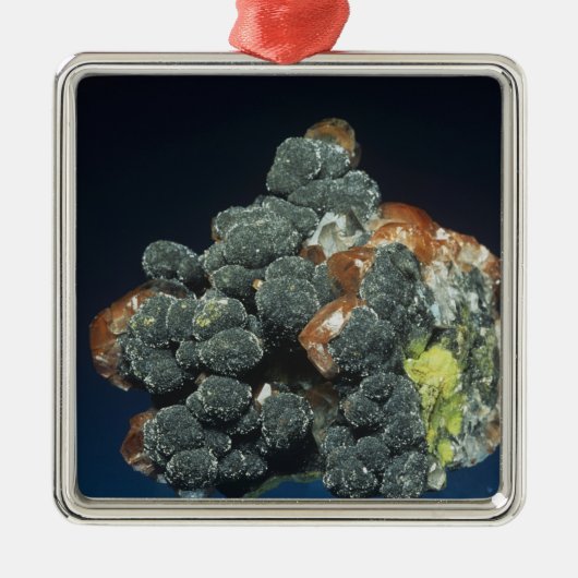 方解石のDescloizite メタルオーナメント (正面)
