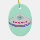 旅が好きなかわいい宇宙人と空飛ぶ円盤 セラミックオーナメント (裏面)
