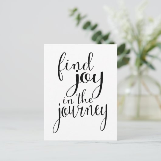 『旅の中で喜びを見つける-感動的引用文』 ポストカード (スタンド正面)