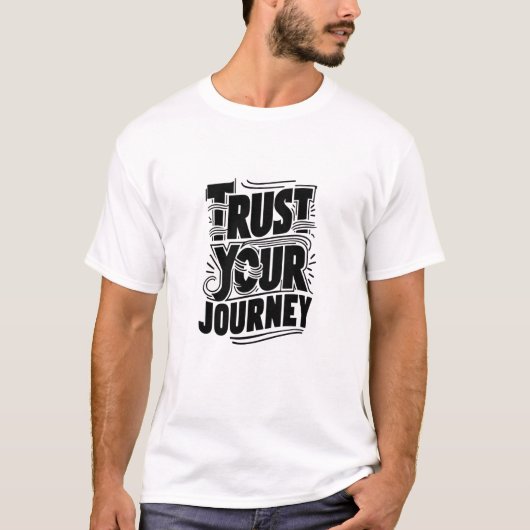 旅の信念 縦書きタイポグラフィーアート Tシャツ (正面)