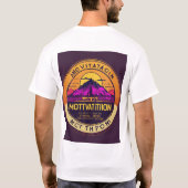 旅の力を強化：感動的ホワイトティー Tシャツ (裏面)