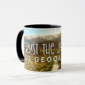 旅を信頼し、ジオカチャーギフトを取得する マグカップ (正面左)