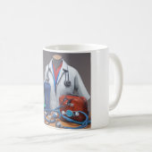 旅を始める：スクラバと聴診器マグカップ コーヒーマグカップ (正面右)