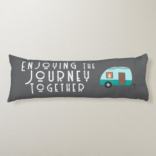 旅を楽しむ一緒にレトロキャンパー ボディピロー (正面)