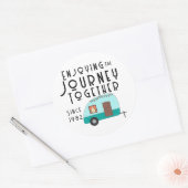 旅を楽しむ一緒にレトロキャンパー ラウンドシール (封筒)