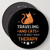 旅行と猫はセラピーより安い 缶バッジ (正面&裏面)
