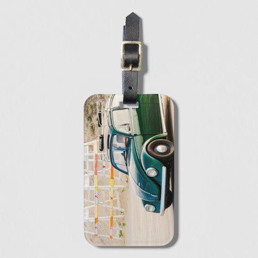 旅行をテーマにしたギフトとビーチ車の写真 ラゲッジタグ (正面縦)