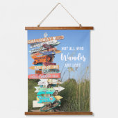 旅行写真ではない全員が歩き回ることわざ 吊り下げ型タペストリー (正面)