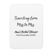 旅行用ブライズシャワーのネームカードの日付をミスからミセス・シムに変更 マグネット (縦)