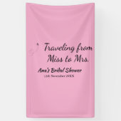 旅行用ブライズシャワーのネームカードの日付をミスからミセス・シムに変更 横断幕 (縦)