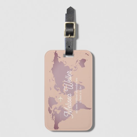 旅行者の名前が付いた埃っぽい紫がかった世界地図 ラゲッジタグ (正面縦)