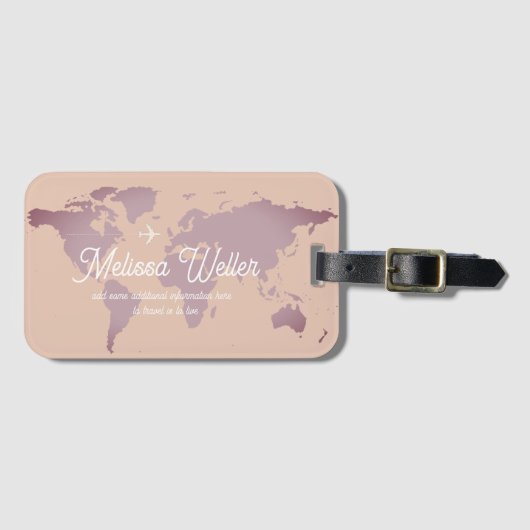 旅行者の名前が付いた埃っぽい紫がかった世界地図 ラゲッジタグ (正面横)