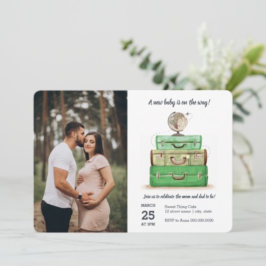 旅行赤ちゃんシャワー緑の水色のスーツケース 招待状 (スタンド正面)