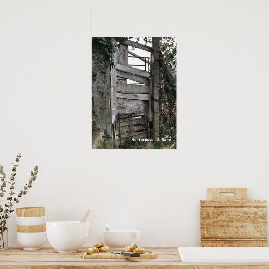 旅行 |イタリア – モンテロッソアルマーレオールドドア ポスター (キッチン)