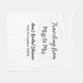 旅行 ブライダルシャワー 追加 名前 日付 ミスからミセス シムへ フリースブランケット (正面(横))