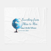 旅行 ブライダルシャワー 追加 名前 日付 ミスからミセス シムへ フリースブランケット (正面(横))