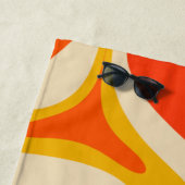 旋回モダンレトロトリップ（幻覚体験）のようなカラフル抽象芸術 ビーチタオル (インサイチュ)