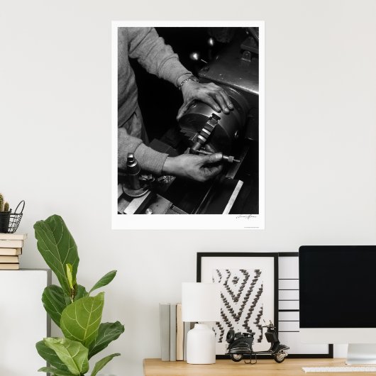 旋盤工の手1943 ポスター (ホームオフィス)