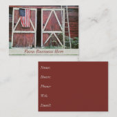 旗および古い梯子が付いている旧式で赤い納屋の大戸 名刺 (正面/裏面)