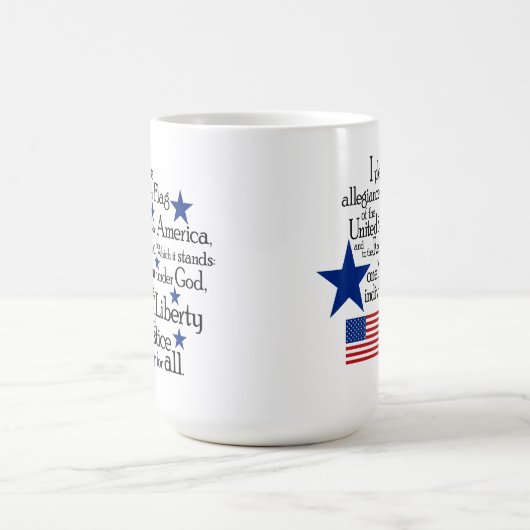 旗に忠誠を誓う統一された コーヒーマグカップ (中央)