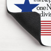 旗に忠誠を誓う統一された マウスパッド (コーナー)