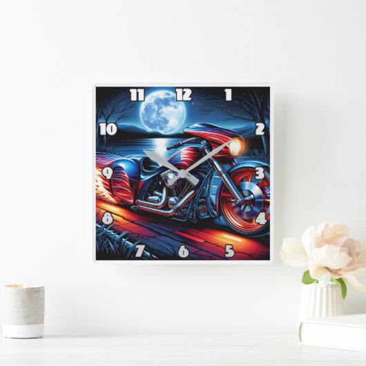 旗に飾られたバイクで月に照らされたライド スクエア壁時計 (ホーム)