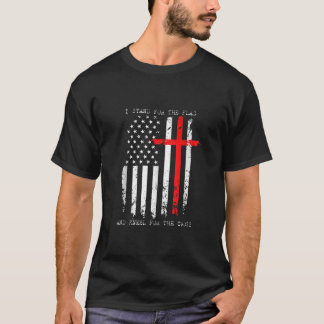 旗のために立ち、十字架のために跪く Tee U Tシャツ