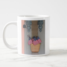 旗のバスケット – マーサのブドウ畑 ジャンボコーヒーマグカップ