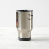 旗のバスケット – マーサのブドウ畑 トラベルマグ (中央)